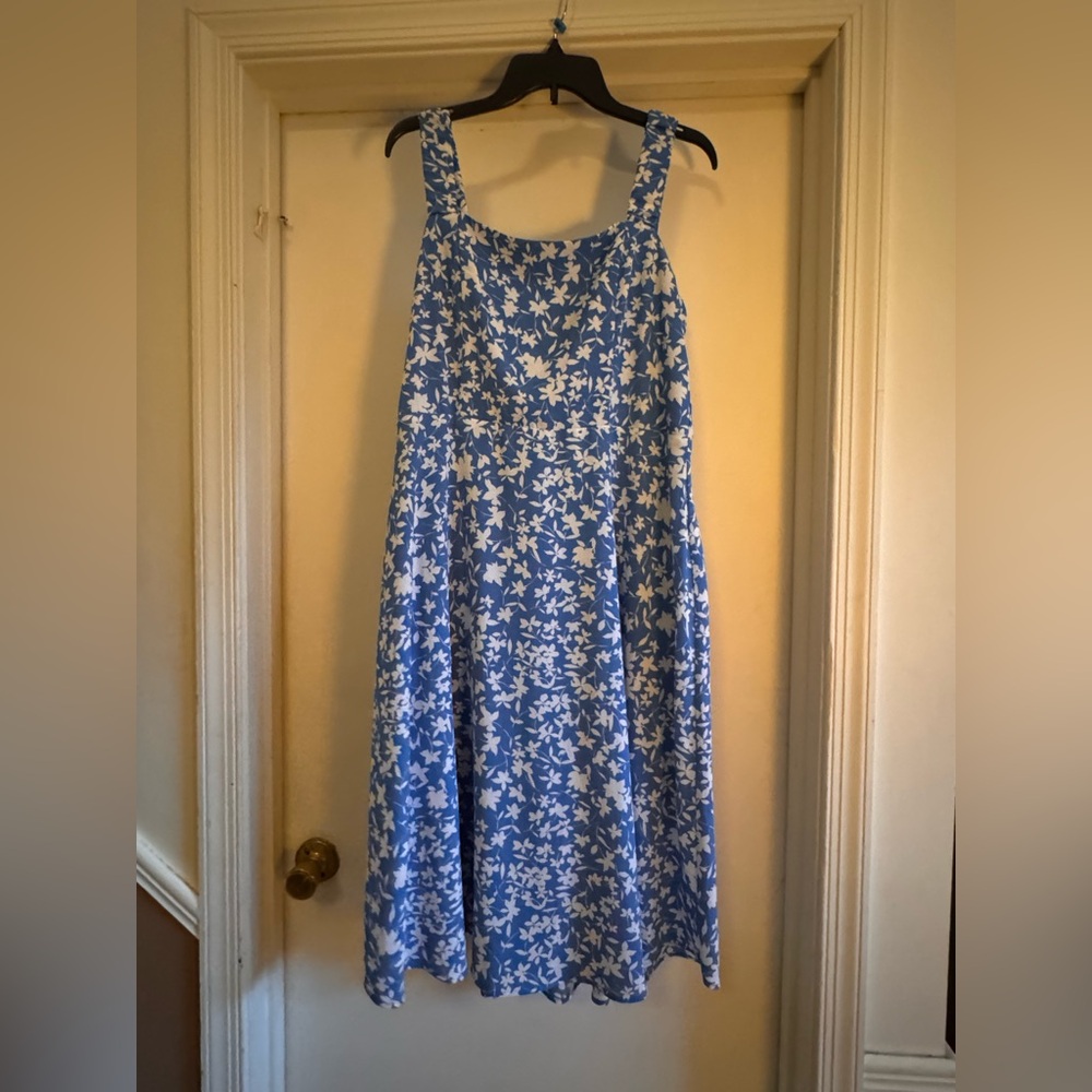 Sandra Darren Blue and White Patterned Dress Size Large